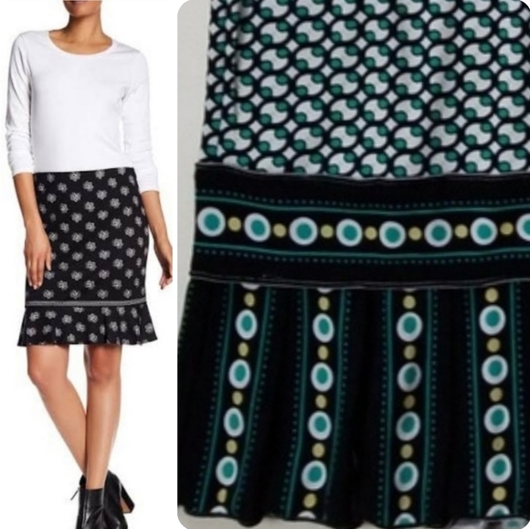 Max Studio Dresses & Skirts - Max Studio Ruffle Hem Printed Circles